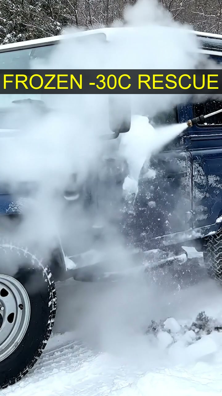 Sub-Zero Defender Rescue 🥶🚙